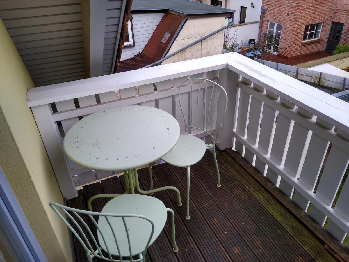 Maisonettewohnung Auf 2 Etagen Mit Zwei Balkonen Barth Bagian luar foto